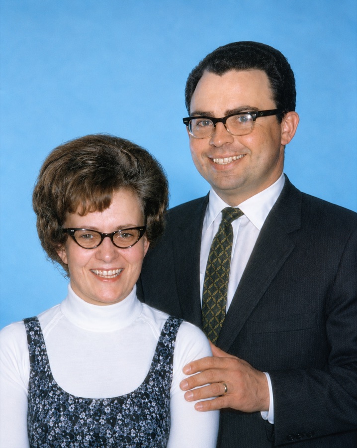 Linda & Dee (Pat)